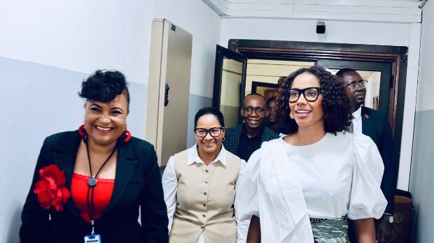 MINISTRA ERIKA DE CARVALHO CONSTATA ÁREAS DA ESTRUTURA CENTRAL DA EDUCAÇÃO