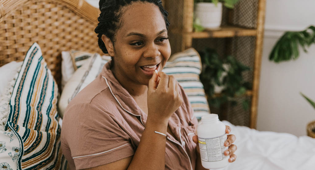 4 VITAMINAS QUE DEVE EVITAR TOMAR LOGO DE MANHÃ. EIS A EXPLICAÇÃO