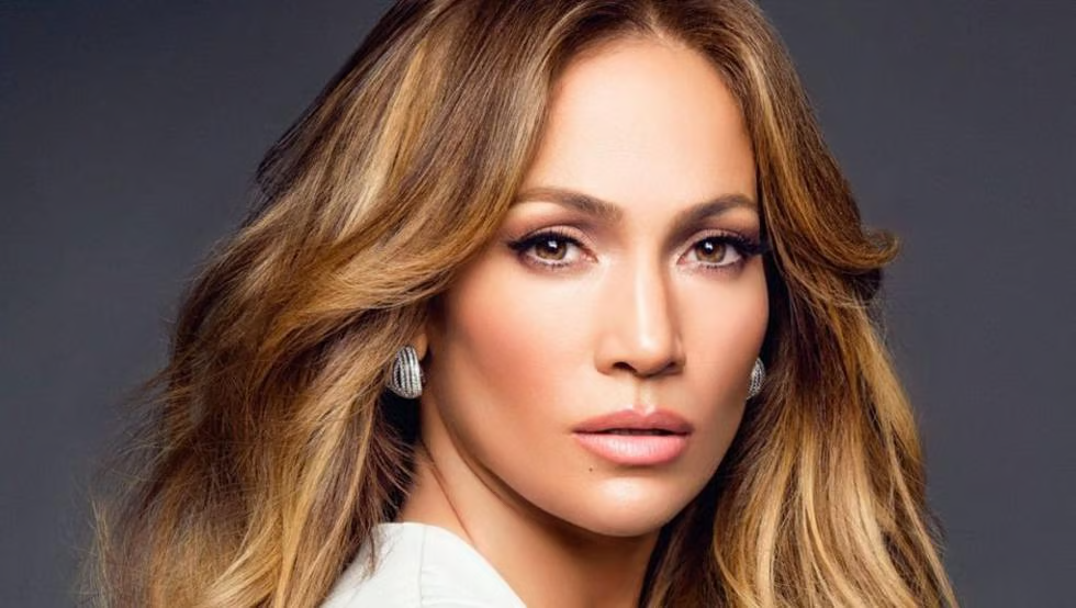 Revelação bombástica! Jennifer Lopez confessa ter feito terapia aos 30 anos para descobrir o “amor próprio”